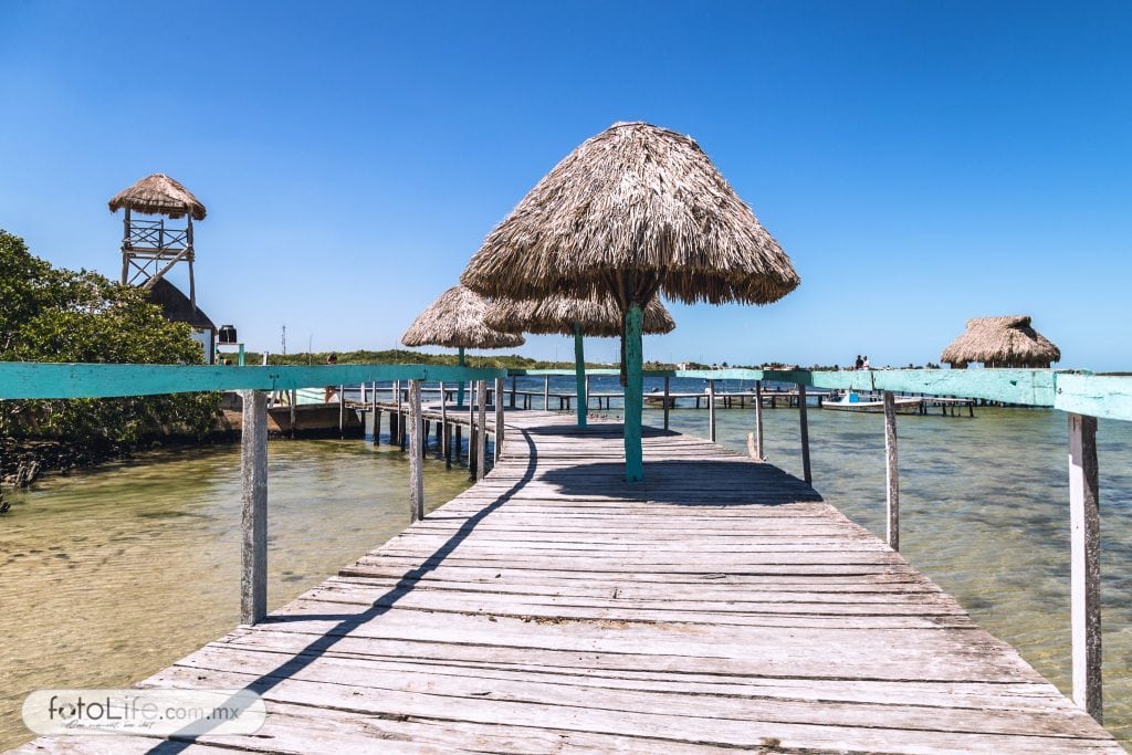 ..., o una sombrilla si no alcanzas palapa